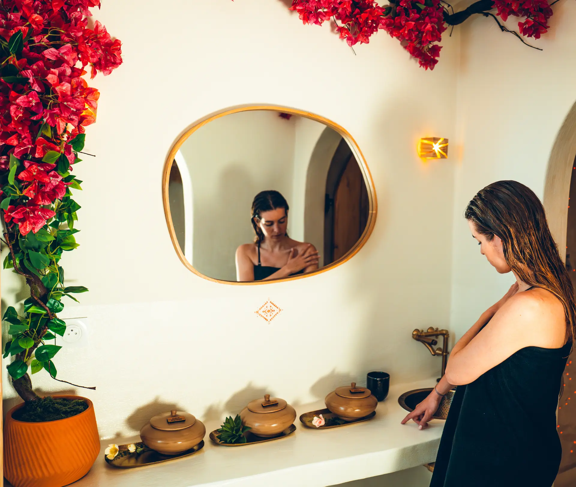 Rituel de soins dans le spa immersif Pauze Expériences